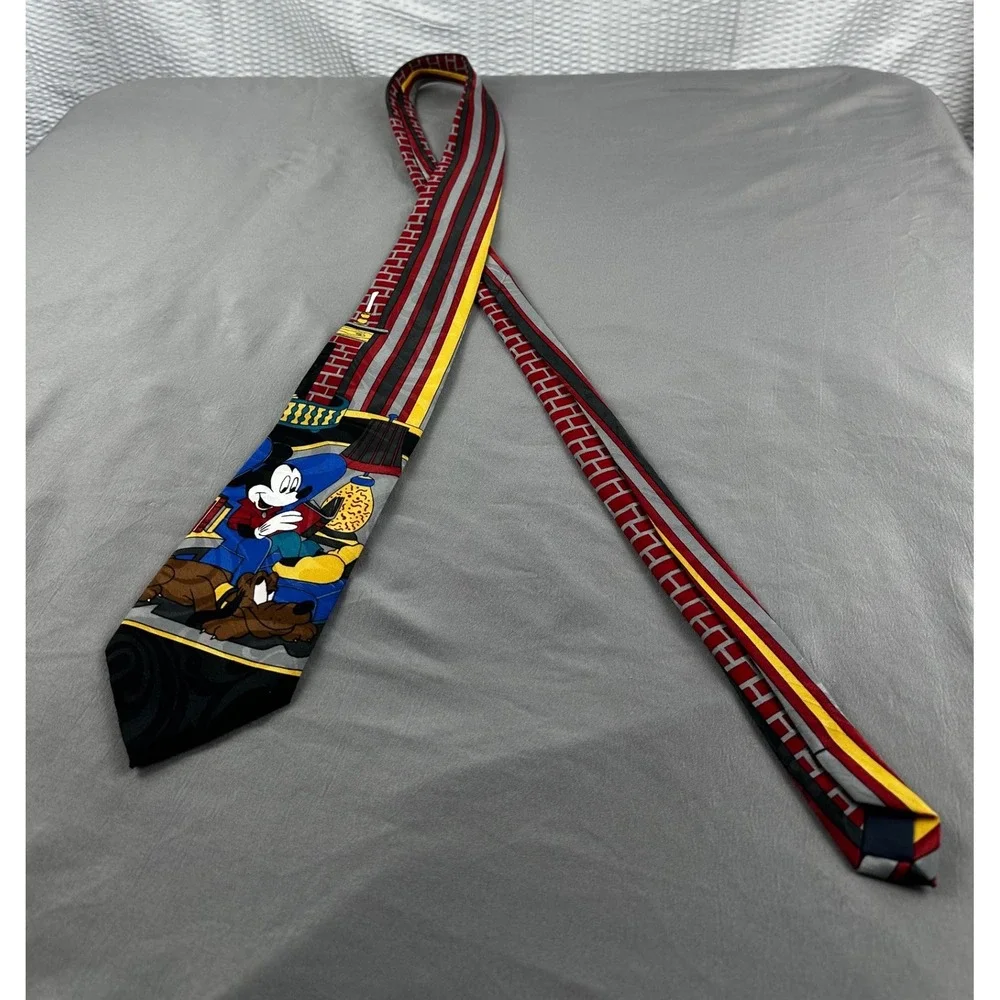 Disney Mickey Mouse & Pluto‎ Tie 100% polyester